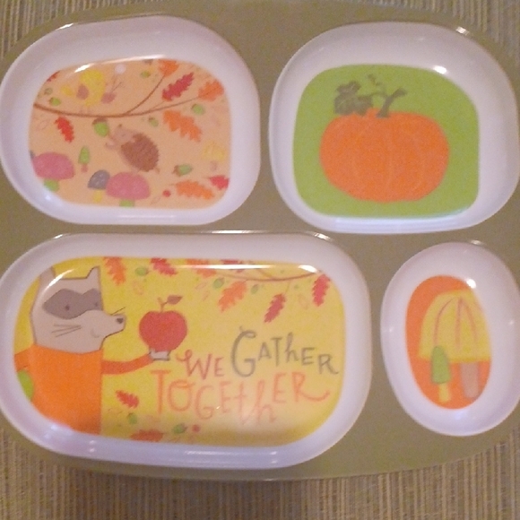 Colorful Animal-Themed Divided Plates - Picture 8 of 9